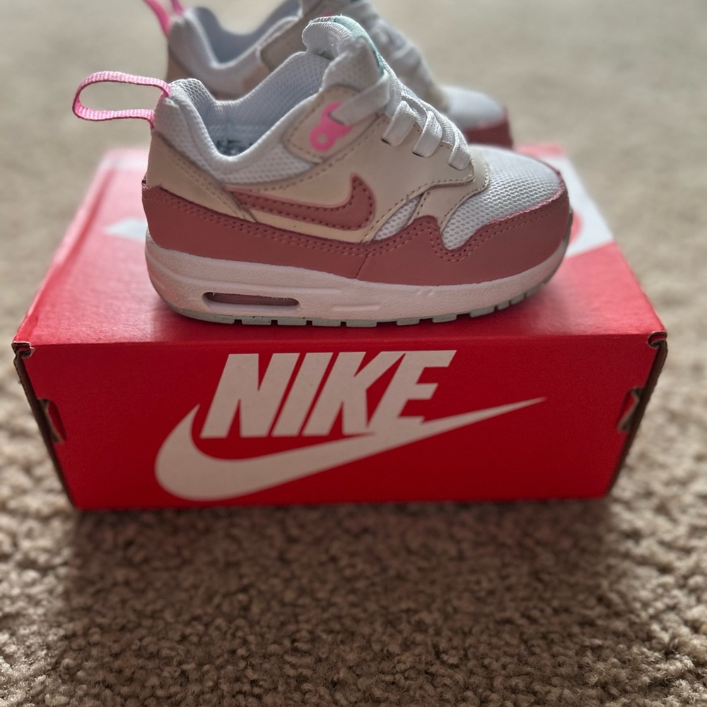 Nike Kids Air Max 1 EZ Pink and White Sneakers